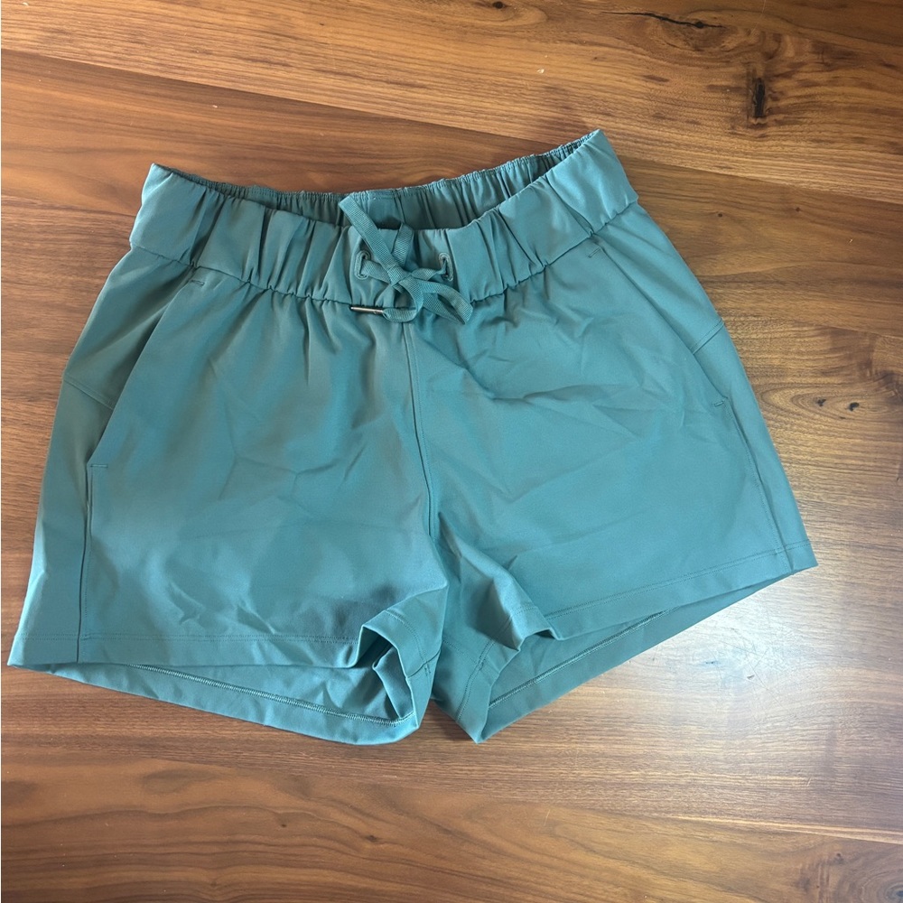 Lululemon | On The Fly Short | 6